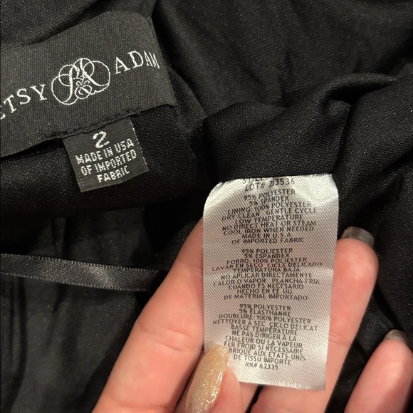 NWOT Betsy & Adam “Daisy” one shoulder ruffle gown - Picture 14 of 14